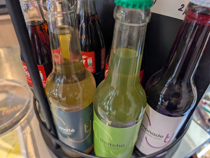 Matcha, maté a flaškové limonády v Coffee Time Vrakuňa